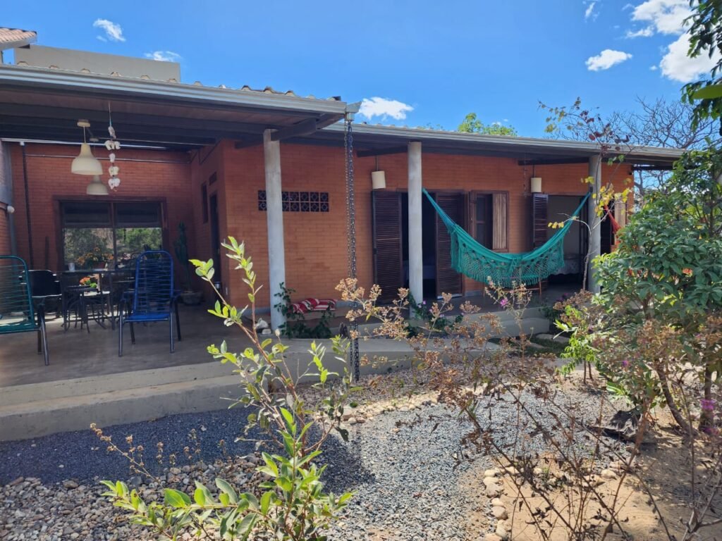 Maravilhosa Casa – pegada ecológica – 2,5km de Cavalcante/GO sentido Cachoeira Santa Barbara – Chapada dos Veadeiros
