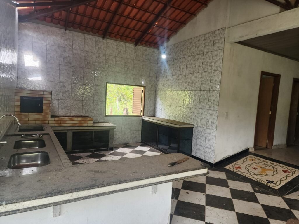 Casa – Rio – área 3,5ha – 9 km da Cachoeira Macaquinhos – Povoado Vereda – Alto Paraíso de Goiás