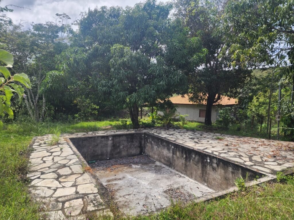 Casa – Rio – área 3,5ha – 9 km da Cachoeira Macaquinhos – Povoado Vereda – Alto Paraíso de Goiás