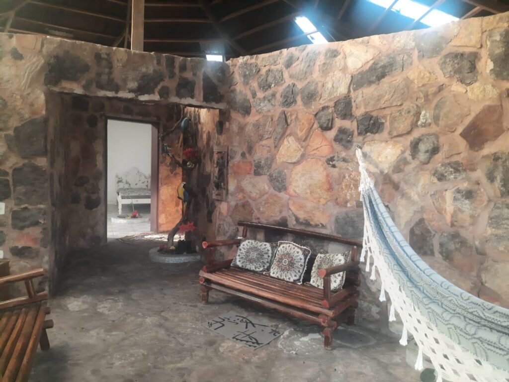 Chácara 4ha Beira Rio dos Couros – Casa Exótica e Ecológica – 12 km Alto Paraíso sentido São Jorge