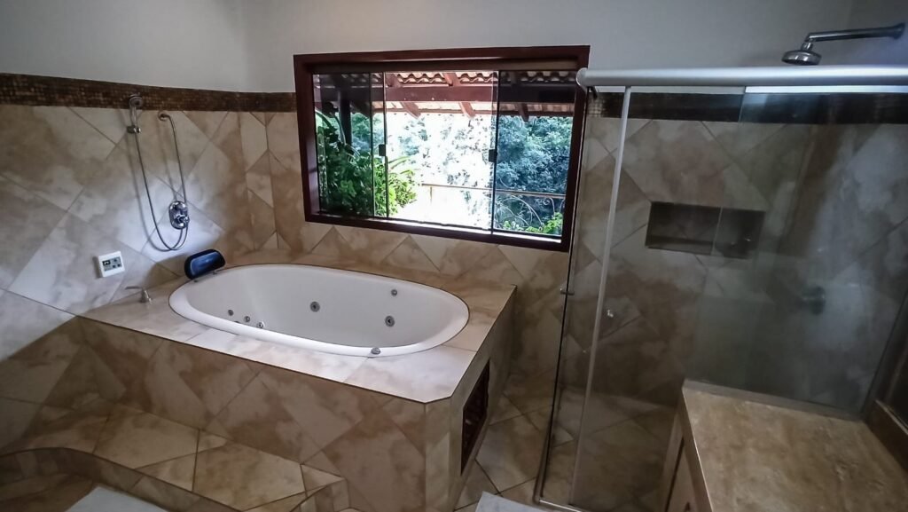 Maravilhosa Casa na Natureza – Condomínio Rural – 2 km do Centro de Alto Paraíso de Goiás