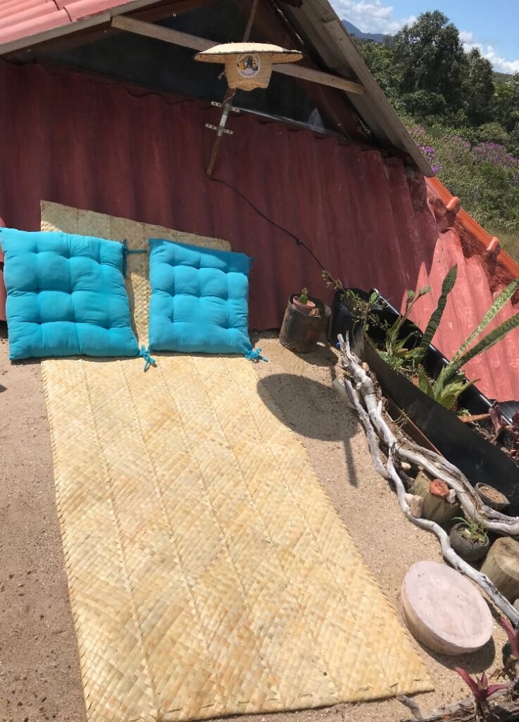 Lindo Chalé na Comunidade Rural no Km 12 – rio – entre Alto Paraíso e São Jorge