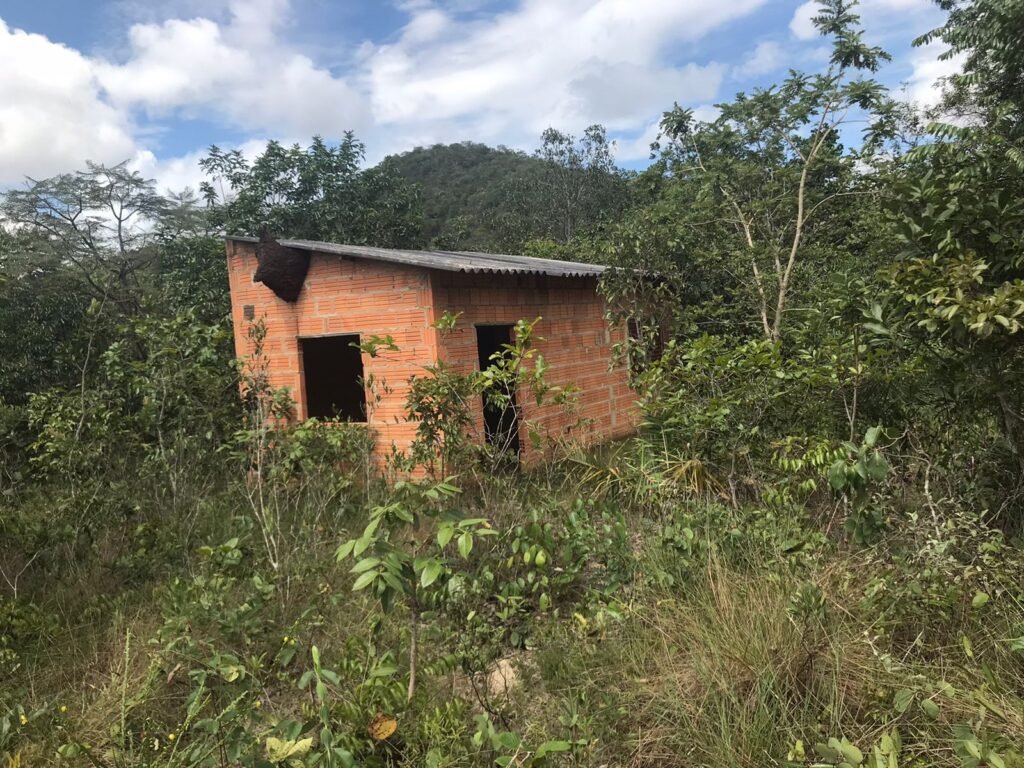Chácara Suçuarana com acesso ao rio, Próximo a Cachoeira do Poço Encantado – Chapada dos Veadeiros