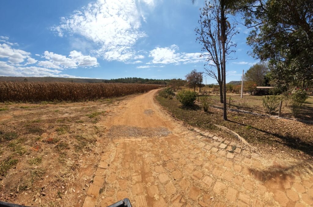 Fazenda 100ha- Rio – Casa Sede – 13km de Alto Paraíso e 1km de Terra