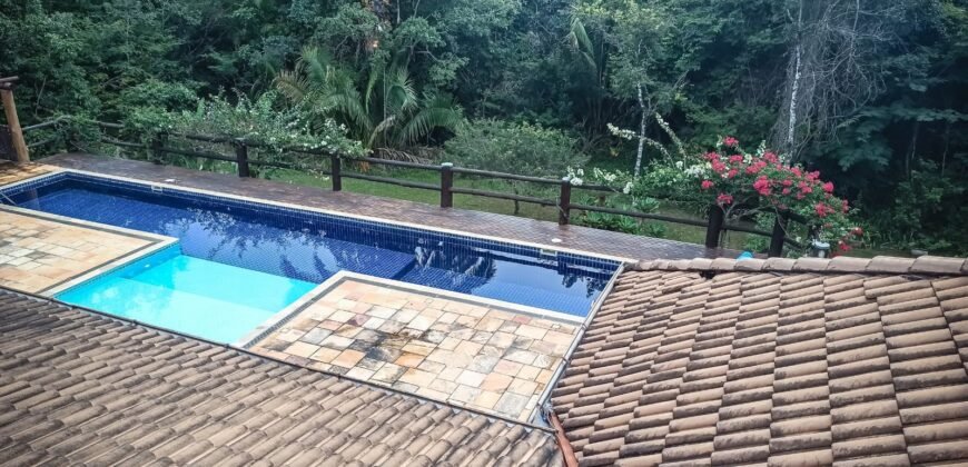 Maravilhosa Casa na Natureza – Condomínio Rural – 2 km do Centro de Alto Paraíso de Goiás