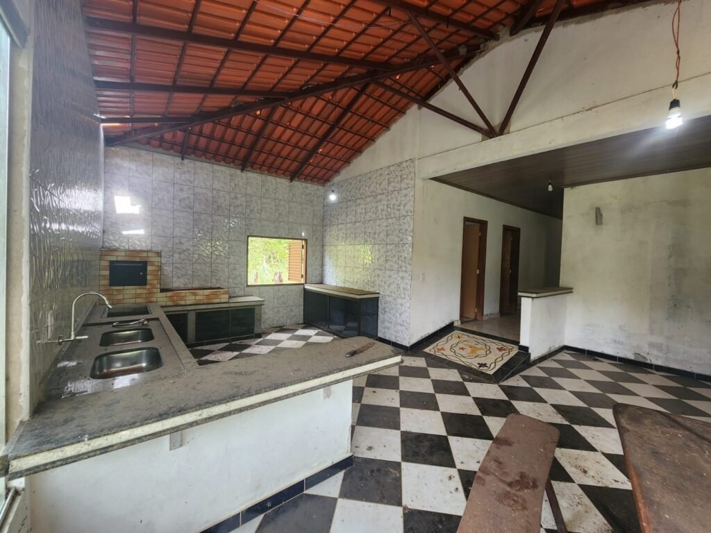 Casa – Rio – área 3,5ha – 9 km da Cachoeira Macaquinhos – Povoado Vereda – Alto Paraíso de Goiás