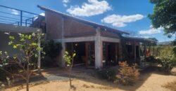 Maravilhosa Casa – pegada ecológica – 2,5km de Cavalcante/GO sentido Cachoeira Santa Barbara – Chapada dos Veadeiros Maravilhosa Casa – pegada ecológica – 2,5km de Cavalcante/GO sentido Cachoeira Santa Barbara – Chapada dos Veadeiros