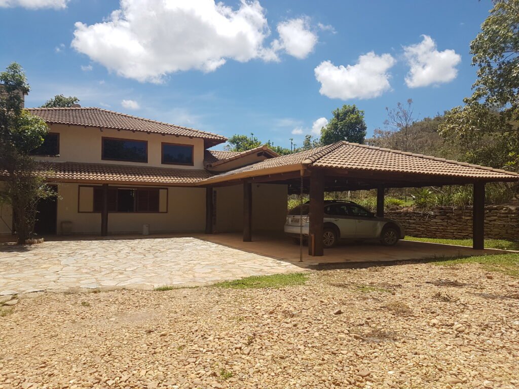 Maravilhosa Casa na Natureza – Condomínio Rural – 2 km do Centro de Alto Paraíso de Goiás