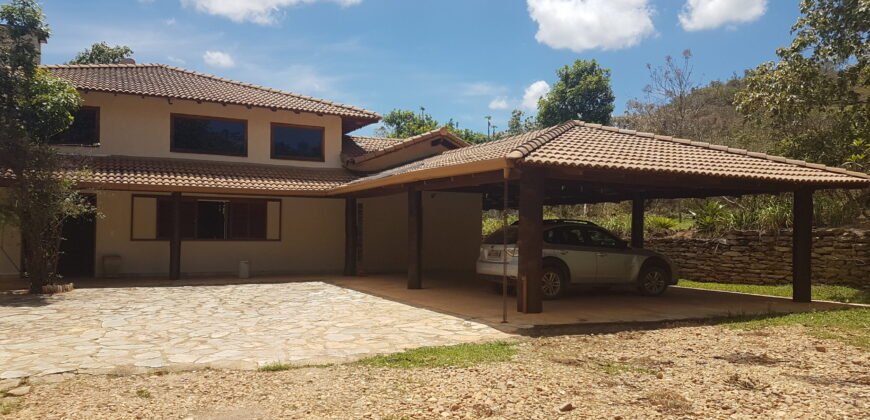 Maravilhosa Casa na Natureza – Condomínio Rural – 2 km do Centro de Alto Paraíso de Goiás