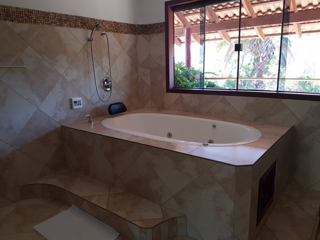 Maravilhosa Casa na Natureza – Condomínio Rural – 2 km do Centro de Alto Paraíso de Goiás