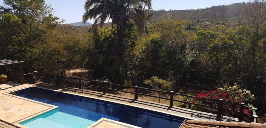 Maravilhosa Casa na Natureza – Condomínio Rural – 2 km do Centro de Alto Paraíso de Goiás