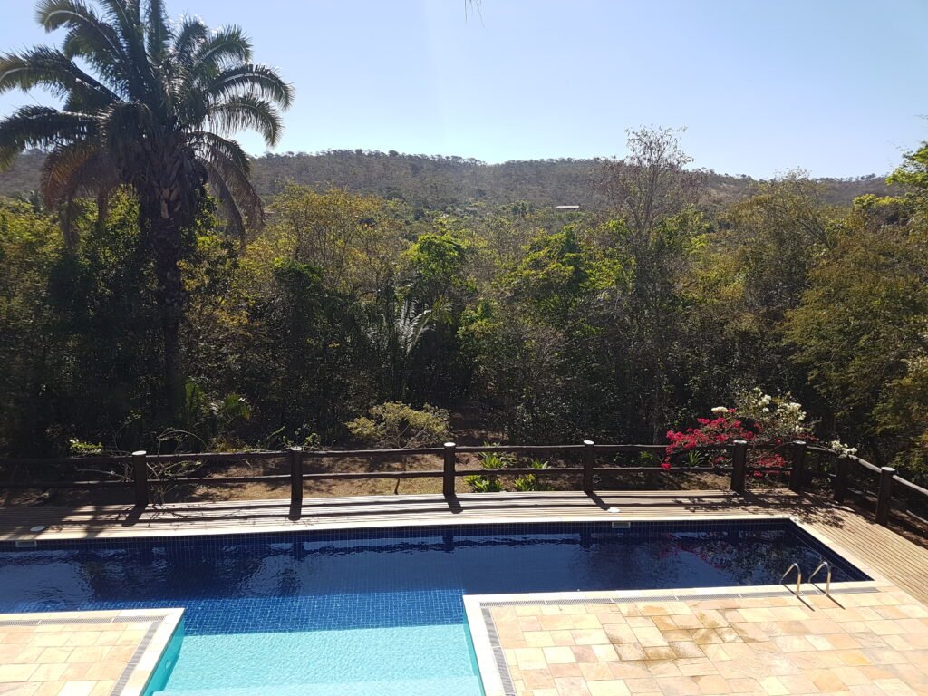 Maravilhosa Casa na Natureza – Condomínio Rural – 2 km do Centro de Alto Paraíso de Goiás