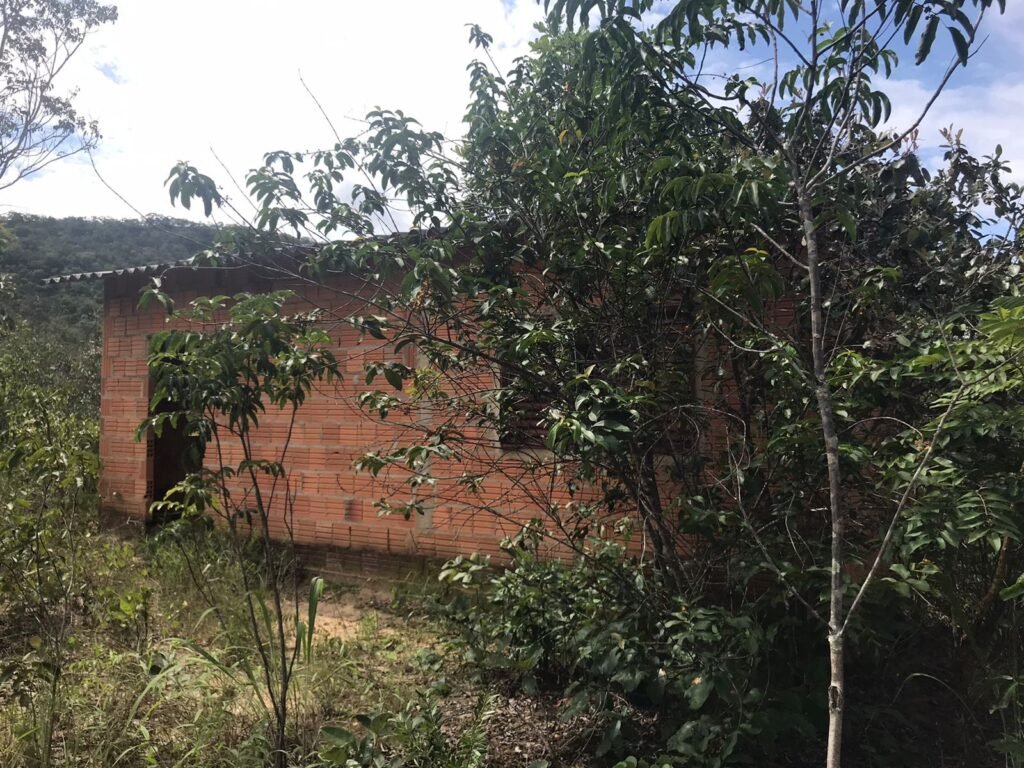 Chácara Suçuarana com acesso ao rio, Próximo a Cachoeira do Poço Encantado – Chapada dos Veadeiros