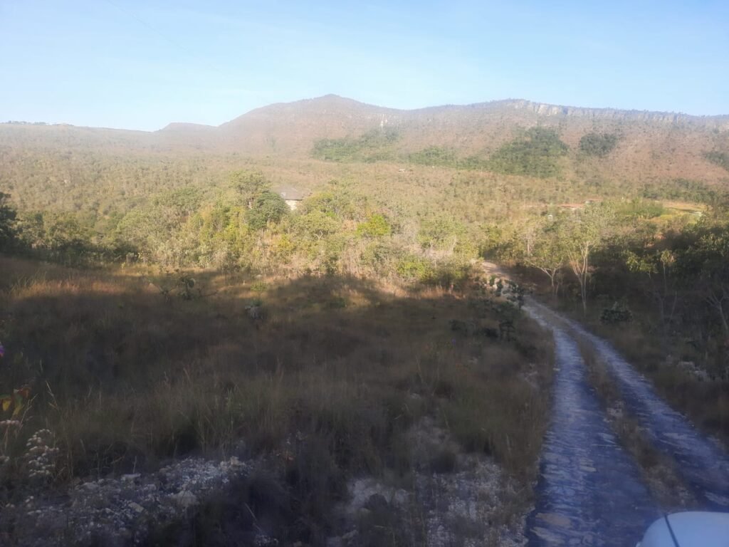 Chácara 4ha Beira Rio dos Couros – Casa Exótica e Ecológica – 12 km Alto Paraíso sentido São Jorge