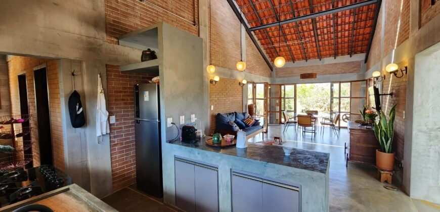 Maravilhosa Casa – pegada ecológica – 2,5km de Cavalcante/GO sentido Cachoeira Santa Barbara – Chapada dos Veadeiros