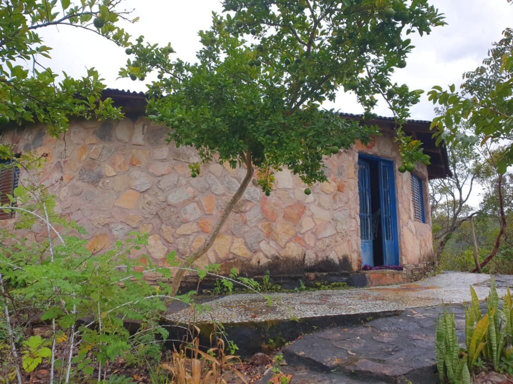 Chácara 4ha Beira Rio dos Couros – Casa Exótica e Ecológica – 12 km Alto Paraíso sentido São Jorge