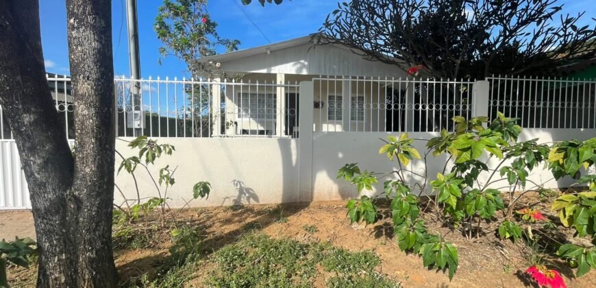 Casa – Quintal – Monte Sinei -Alto Paraíso de Goiás
