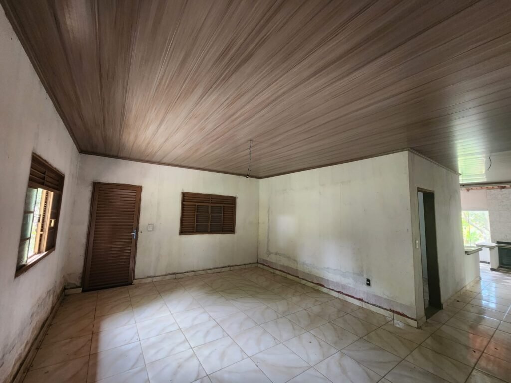 Casa – Rio – área 3,5ha – 9 km da Cachoeira Macaquinhos – Povoado Vereda – Alto Paraíso de Goiás