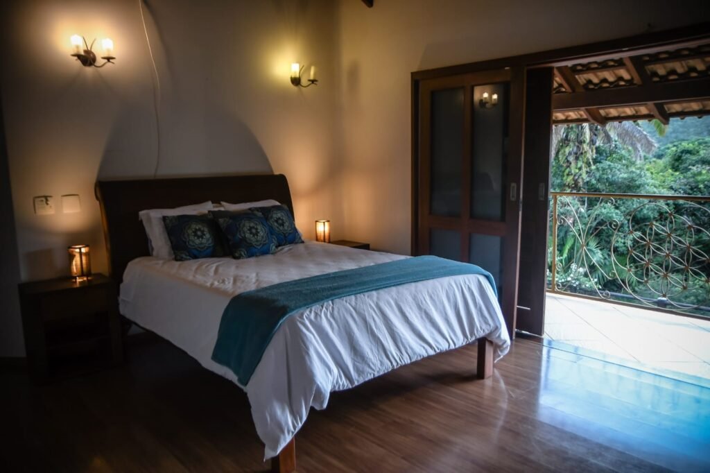 Maravilhosa Casa na Natureza – Condomínio Rural – 2 km do Centro de Alto Paraíso de Goiás