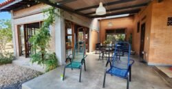 Maravilhosa Casa – pegada ecológica – 2,5km de Cavalcante/GO sentido Cachoeira Santa Barbara – Chapada dos Veadeiros Maravilhosa Casa – pegada ecológica – 2,5km de Cavalcante/GO sentido Cachoeira Santa Barbara – Chapada dos Veadeiros