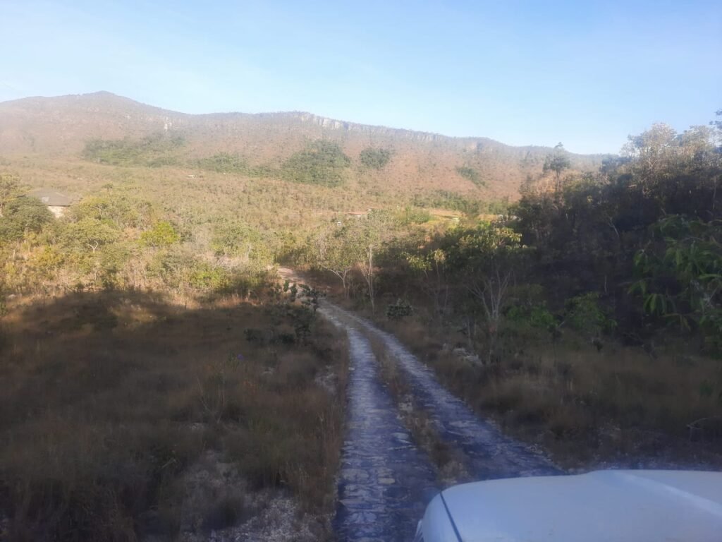Chácara 4ha Beira Rio dos Couros – Casa Exótica e Ecológica – 12 km Alto Paraíso sentido São Jorge