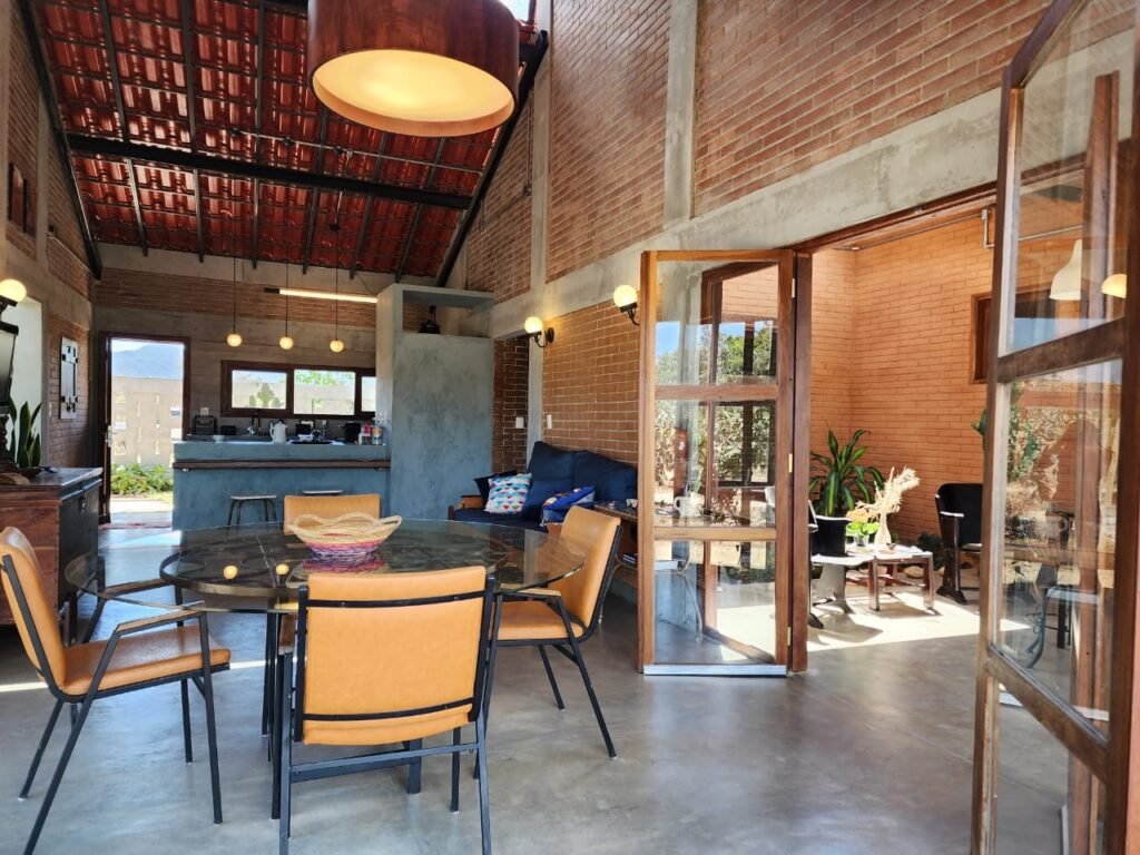 Maravilhosa Casa – pegada ecológica – 2,5km de Cavalcante/GO sentido Cachoeira Santa Barbara – Chapada dos Veadeiros