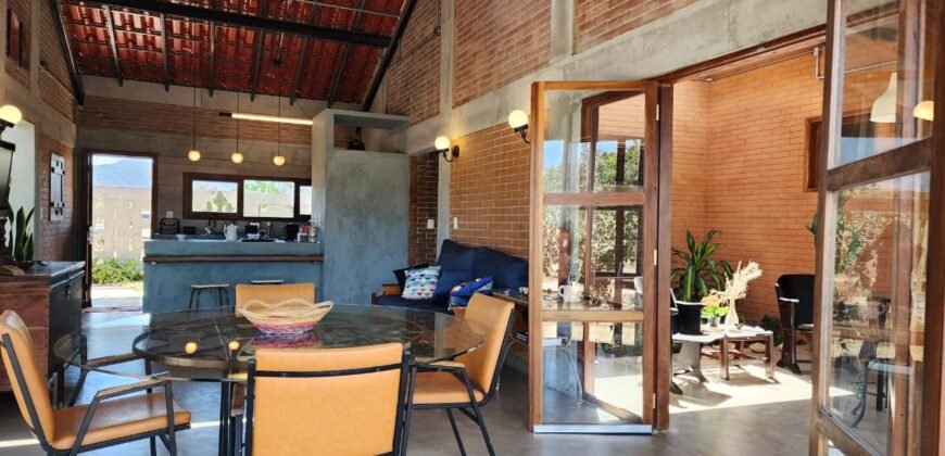 Maravilhosa Casa – pegada ecológica – 2,5km de Cavalcante/GO sentido Cachoeira Santa Barbara – Chapada dos Veadeiros