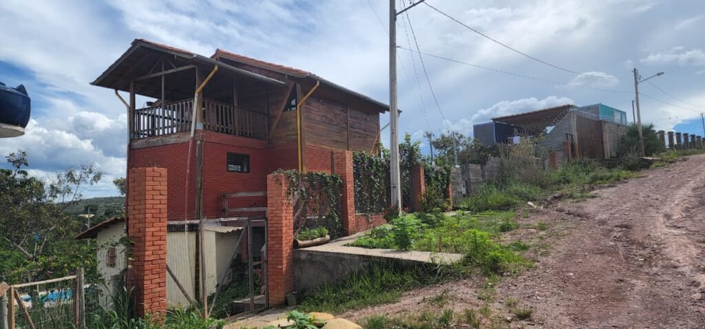 Vende-se Casa com Vista – Eldorado 1 – Alto Paraíso de Goiás