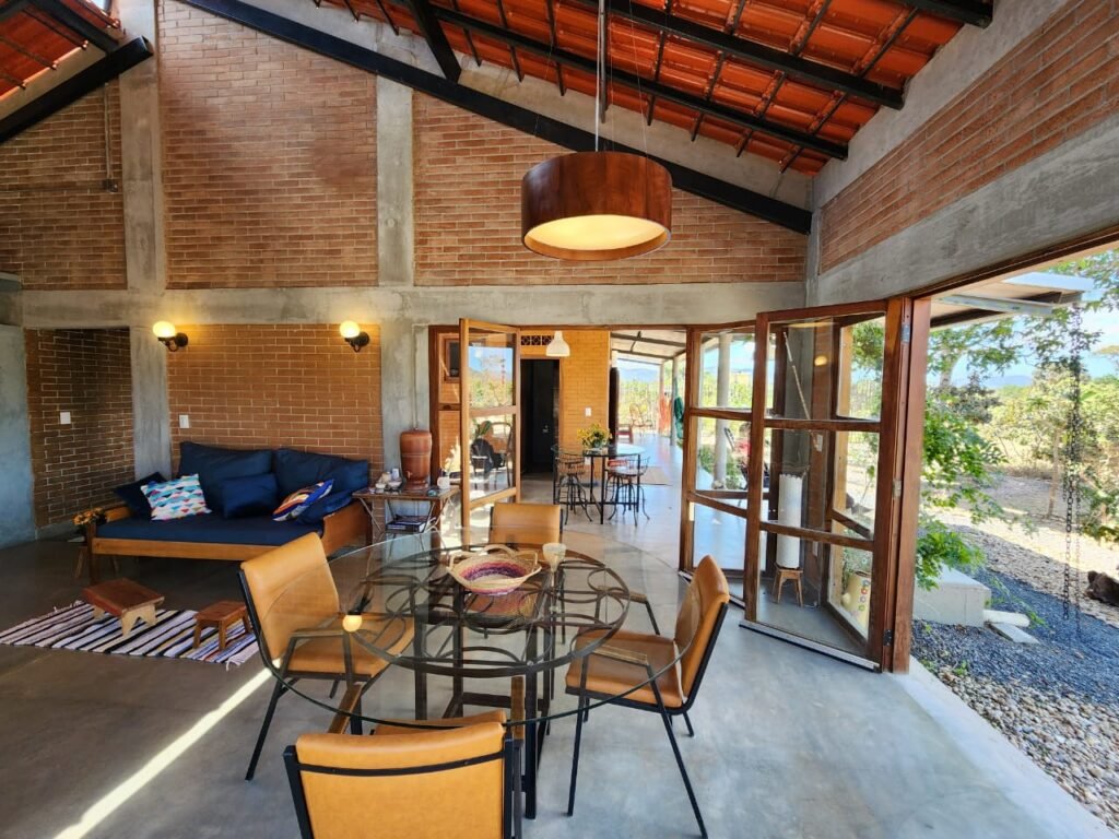 Maravilhosa Casa – pegada ecológica – 2,5km de Cavalcante/GO sentido Cachoeira Santa Barbara – Chapada dos Veadeiros