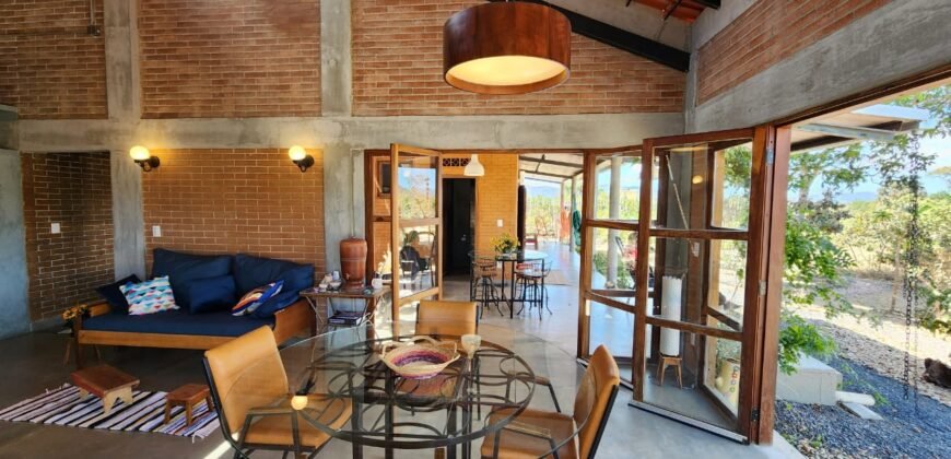 Maravilhosa Casa – pegada ecológica – 2,5km de Cavalcante/GO sentido Cachoeira Santa Barbara – Chapada dos Veadeiros