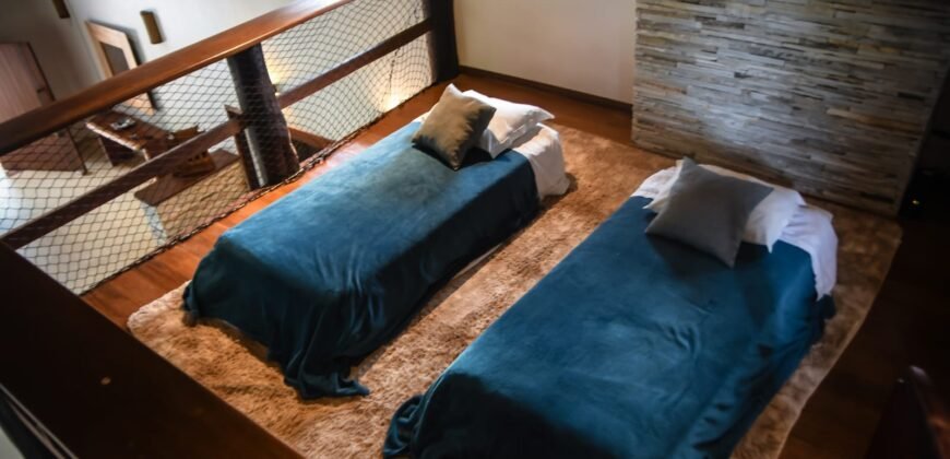 Maravilhosa Casa na Natureza – Condomínio Rural – 2 km do Centro de Alto Paraíso de Goiás