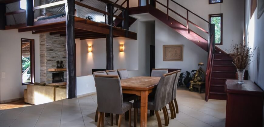 Maravilhosa Casa na Natureza – Condomínio Rural – 2 km do Centro de Alto Paraíso de Goiás