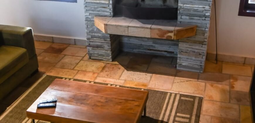 Maravilhosa Casa na Natureza – Condomínio Rural – 2 km do Centro de Alto Paraíso de Goiás