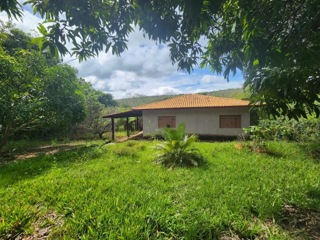 Casa – Rio – área 3,5ha – 9 km da Cachoeira Macaquinhos – Povoado Vereda – Alto Paraíso de Goiás