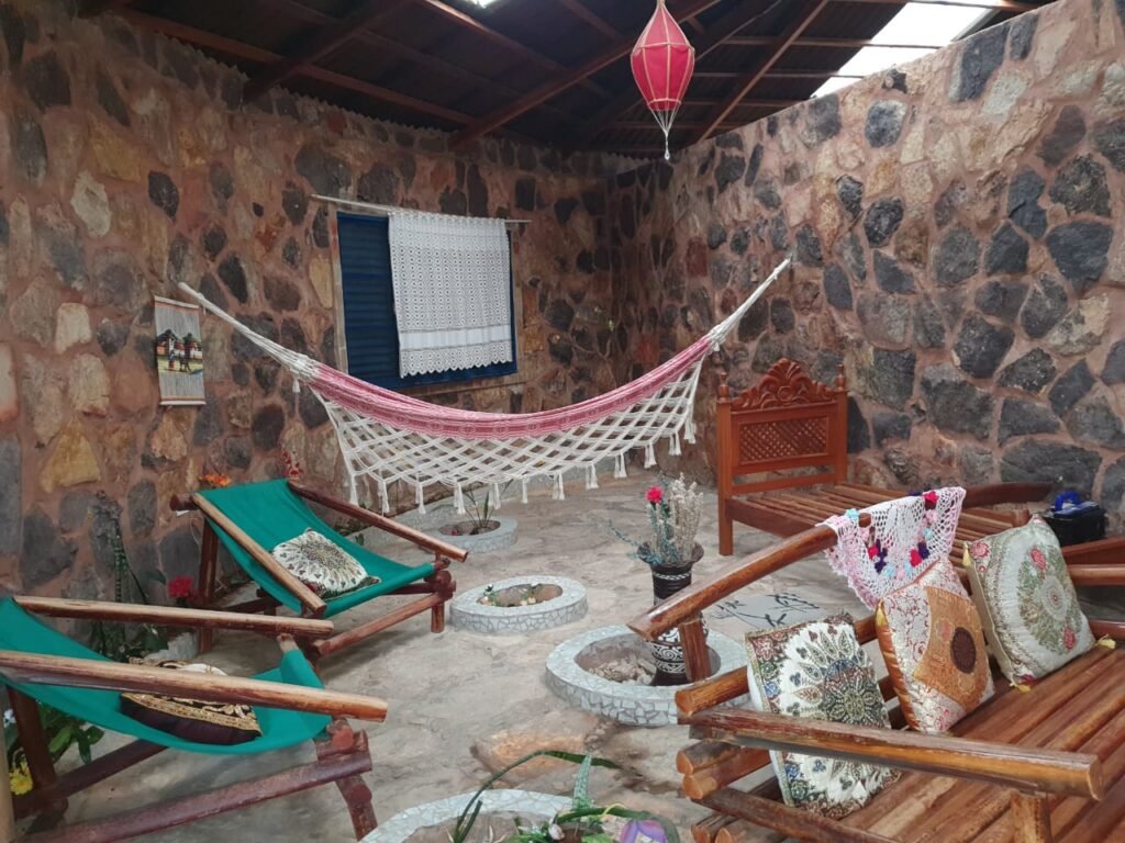 Chácara 4ha Beira Rio dos Couros – Casa Exótica e Ecológica – 12 km Alto Paraíso sentido São Jorge