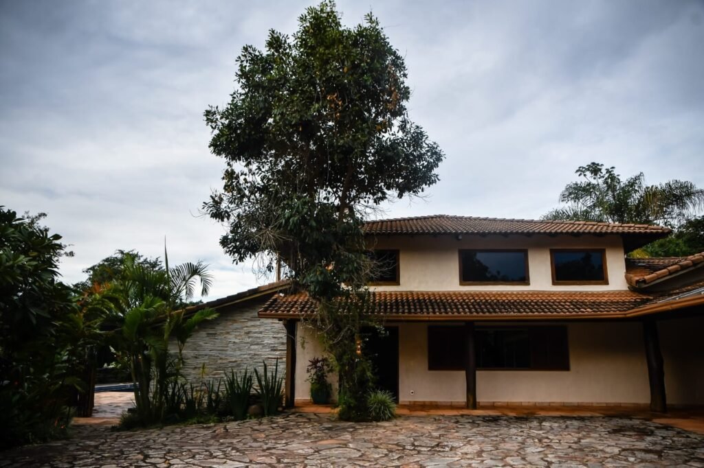 Maravilhosa Casa na Natureza – Condomínio Rural – 2 km do Centro de Alto Paraíso de Goiás
