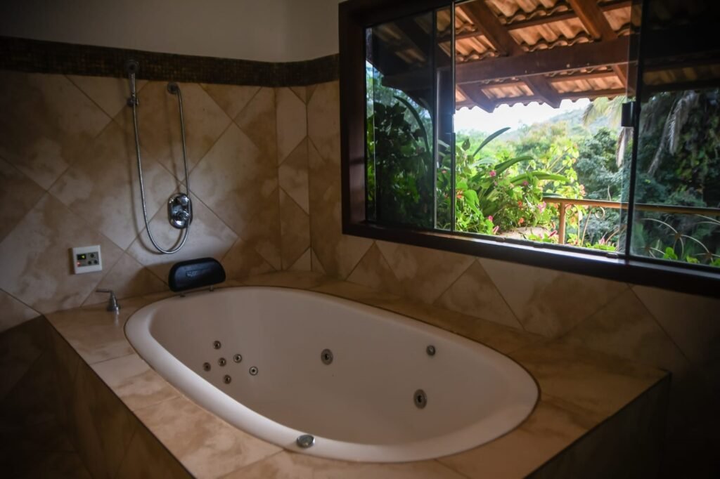 Maravilhosa Casa na Natureza – Condomínio Rural – 2 km do Centro de Alto Paraíso de Goiás