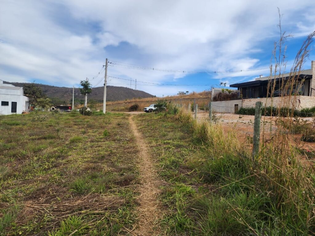 Lote 1.045 m2 – Condomínio Fechado Vale Azul – Alto Paraíso de Goiás