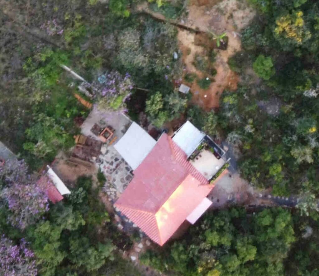 Lindo Chalé na Comunidade Rural no Km 12 – rio – entre Alto Paraíso e São Jorge
