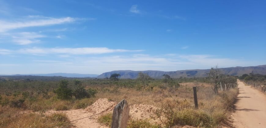 Vende-se Chácara 4ha – Acesso a Cachoeira Água Fria – Vista – 5km de Alto Paraíso de Goiás