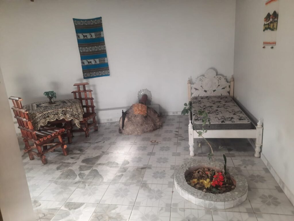 Chácara 4ha Beira Rio dos Couros – Casa Exótica e Ecológica – 12 km Alto Paraíso sentido São Jorge