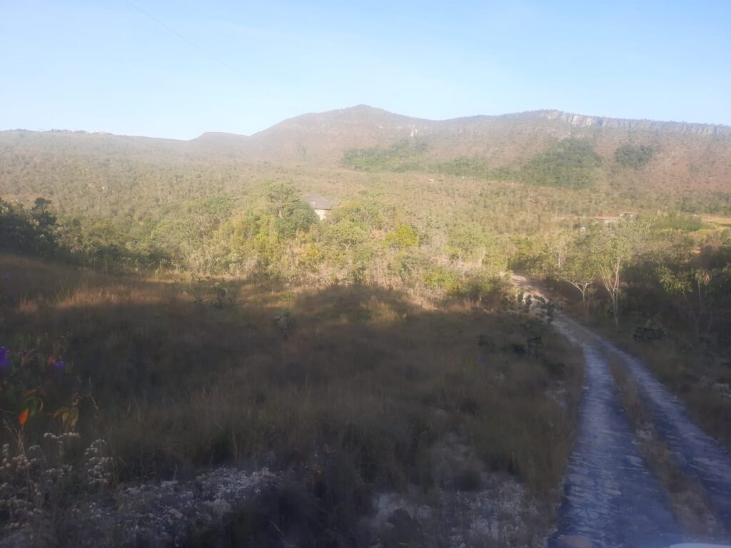 Chácara 4ha Beira Rio dos Couros – Casa Exótica e Ecológica – 12 km Alto Paraíso sentido São Jorge