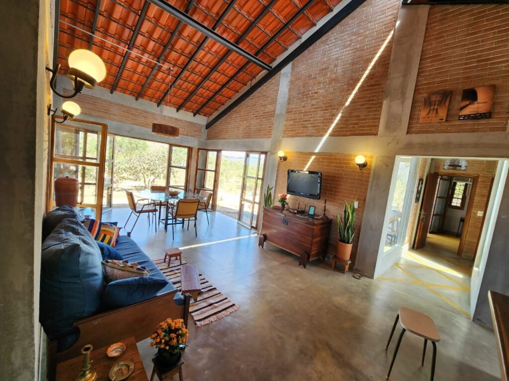 Maravilhosa Casa – pegada ecológica – 2,5km de Cavalcante/GO sentido Cachoeira Santa Barbara – Chapada dos Veadeiros