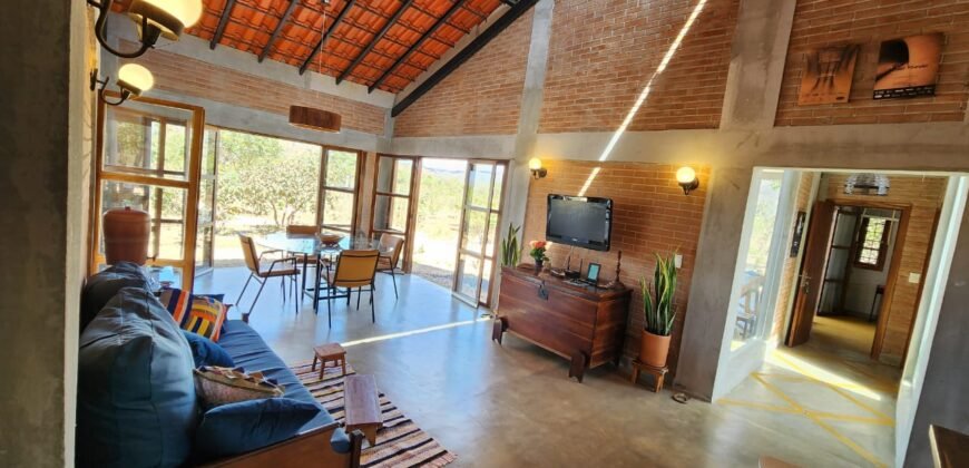 Maravilhosa Casa – pegada ecológica – 2,5km de Cavalcante/GO sentido Cachoeira Santa Barbara – Chapada dos Veadeiros