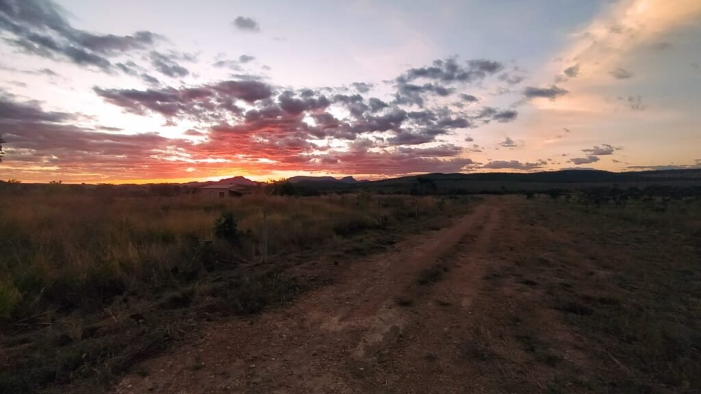 Chácara com Rio Almecegas – Vale verde – 15ha – 15km de Alto Paraíso de Goiás, Sentido Pousada Inacia