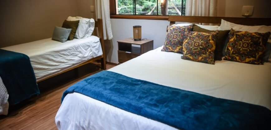 Maravilhosa Casa na Natureza – Condomínio Rural – 2 km do Centro de Alto Paraíso de Goiás