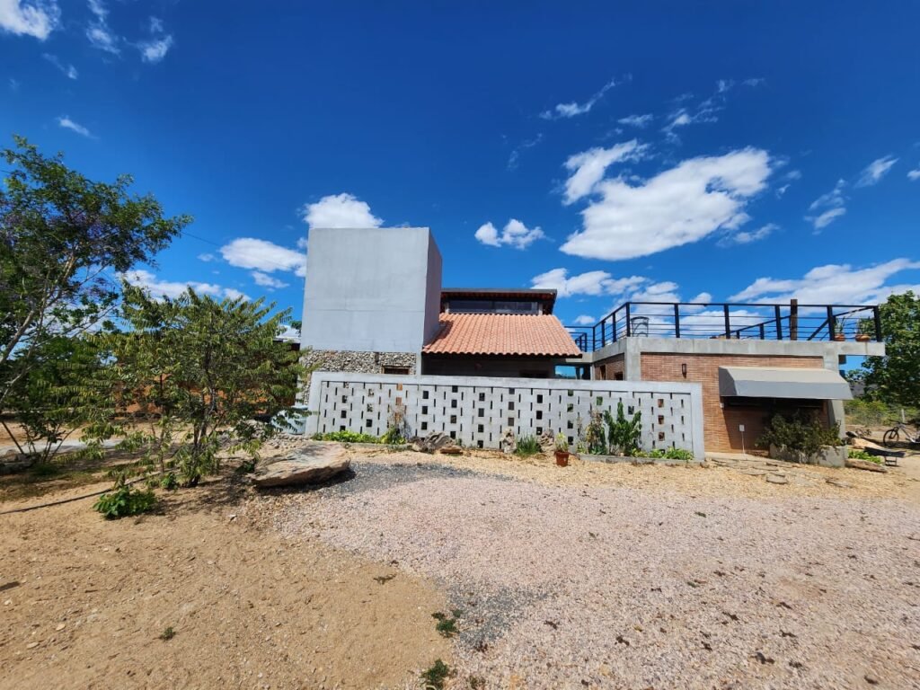Maravilhosa Casa – pegada ecológica – 2,5km de Cavalcante/GO sentido Cachoeira Santa Barbara – Chapada dos Veadeiros