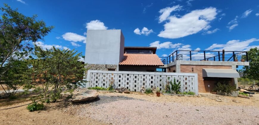 Maravilhosa Casa – pegada ecológica – 2,5km de Cavalcante/GO sentido Cachoeira Santa Barbara – Chapada dos Veadeiros