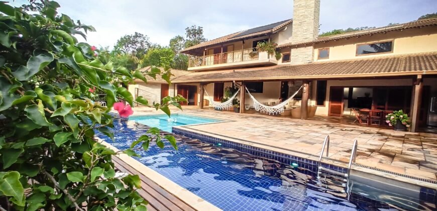 Maravilhosa Casa na Natureza – Condomínio Rural – 2 km do Centro de Alto Paraíso de Goiás