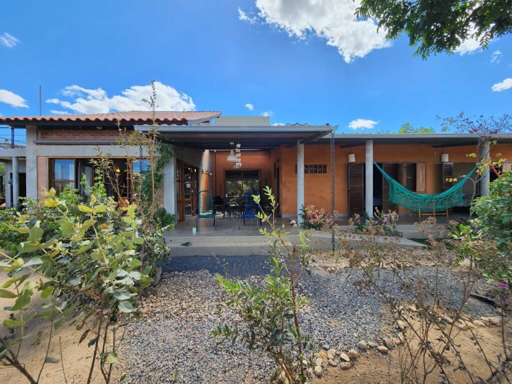 Maravilhosa Casa – pegada ecológica – 2,5km de Cavalcante/GO sentido Cachoeira Santa Barbara – Chapada dos Veadeiros
